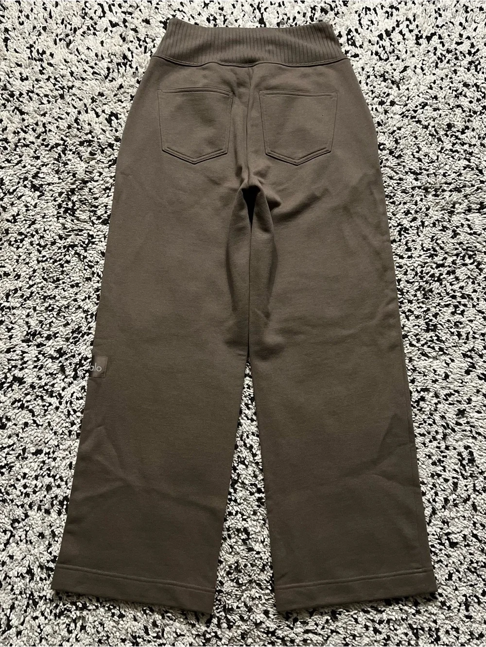 Alo Yoga Serenity Wide Leg Sweatpants Brown Cozy Comfortable Women’s Athleisure